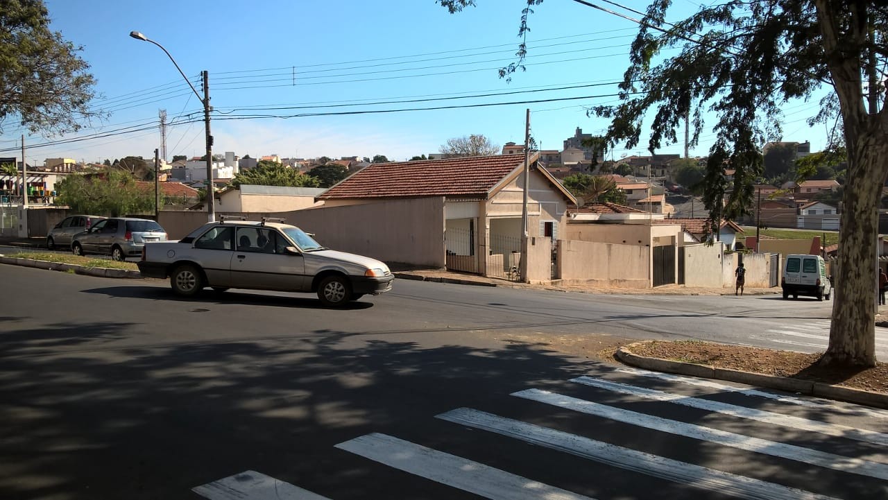 2018629_Celso Ávila recebe reclamações sobre a avenida Tirandentes.jpg